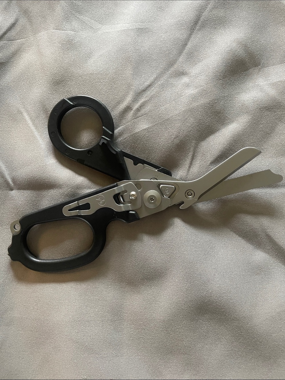 Leatherman Raptor Black and Silver Rescue Shears - Picture 2 of 4